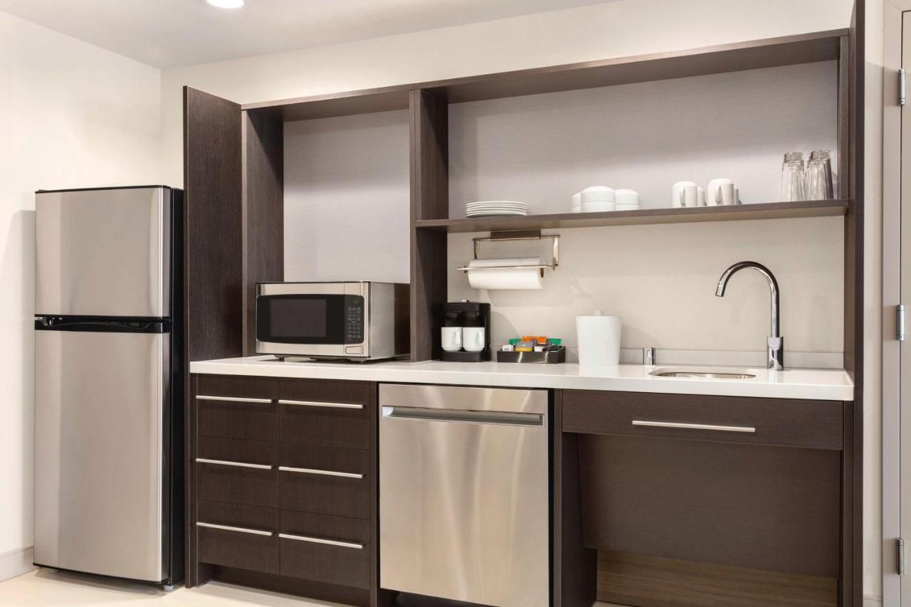 Home2 Suites By Hilton Milwaukee West 웨스트 앨리스 외부 사진